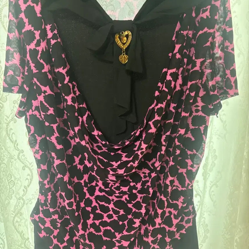 [BUNJANG] Onee-gyaru Leopard Ribbon Blouse Top / 오네갸루깔 리본 블라우스 탑