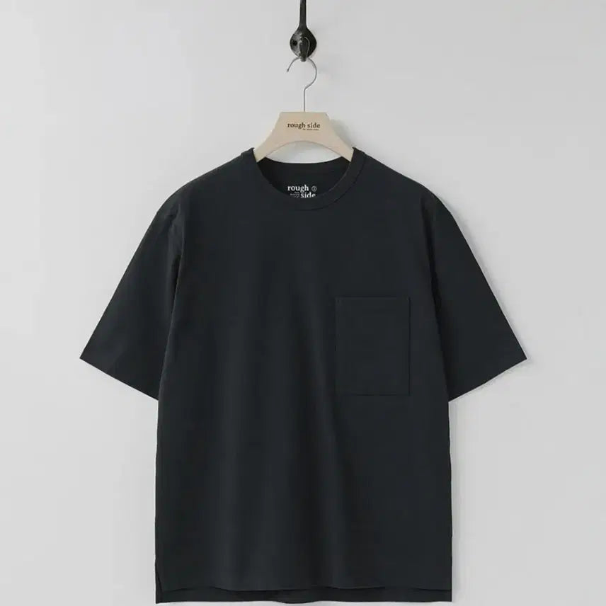 [BUNJANG] Roughside Signature Pocket T-Shirt Black / 러프사이드 시그니처 포켓 반팔티 블랙