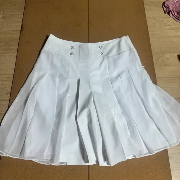 [BUNJANG] Fair Liar Pleated Skort White Size L (76) / 페어라이어 치마바지  라지 76