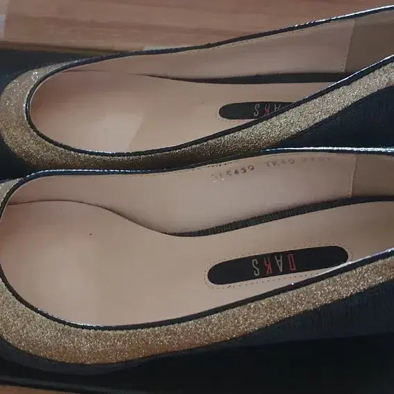 [BUNJANG] Daks Women's Black Gold Glitter Line Flat Shoes / 닥스 여성 구두 블랙 골드