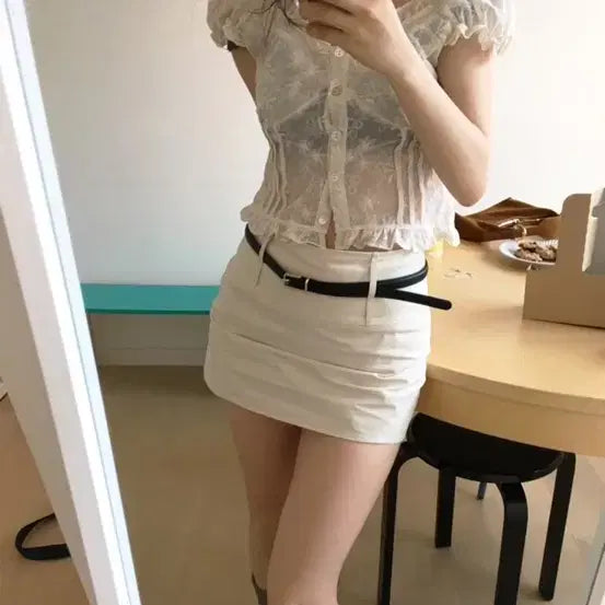 [BUNJANG] Our Cabinet Butter Frill Blouse / 아워캐비넷 버터 프릴 블라우스