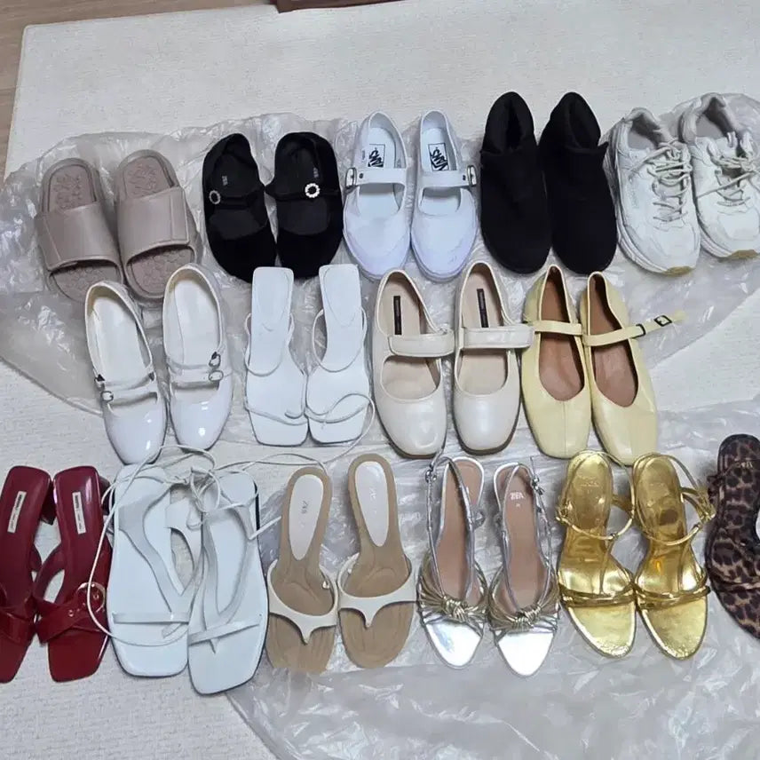 [BUNJANG] Women's Shoes Bundle Set (Size 240) - ZARA, Vans, Discovery / 여성 신발 14켤레 새제품 일괄판매,자라,반스,디스커버리등