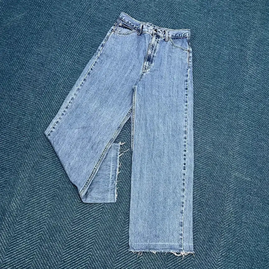 [BUNJANG] Uniqlo Women's Jeans Size 66 / [여성66] 유니클로 청바지 만원샵
