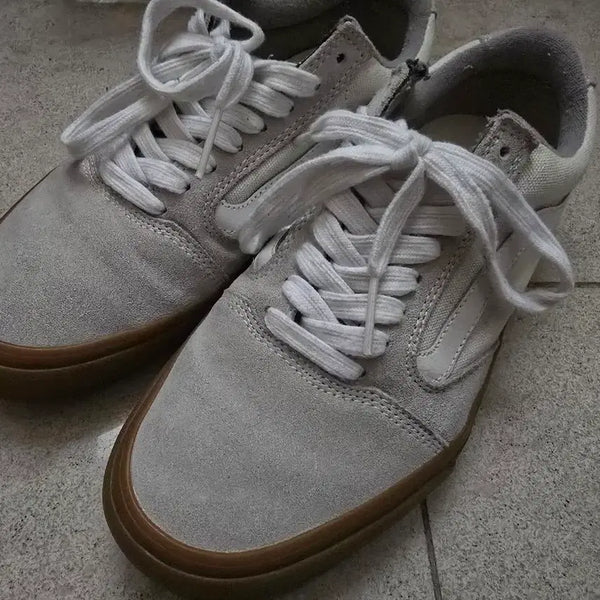 [BUNJANG] Vans Old Skool Suede Light Grey Gumsole Sneakers / 반스 올드스쿨 스웨이드 라이트 그레이 검솔
