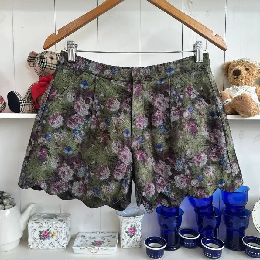 [BUNJANG] Leaup Liuppin Flower Scallop Hem Culottes Pants / 플라워 스캘럽 밑단 큐롯 팬츠