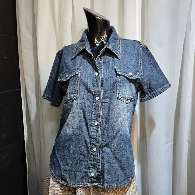 [BUNJANG] Denim Short Sleeve Shirt - Size S / S싸이즈 699 부들 앞버튼 데님 반팔 남방