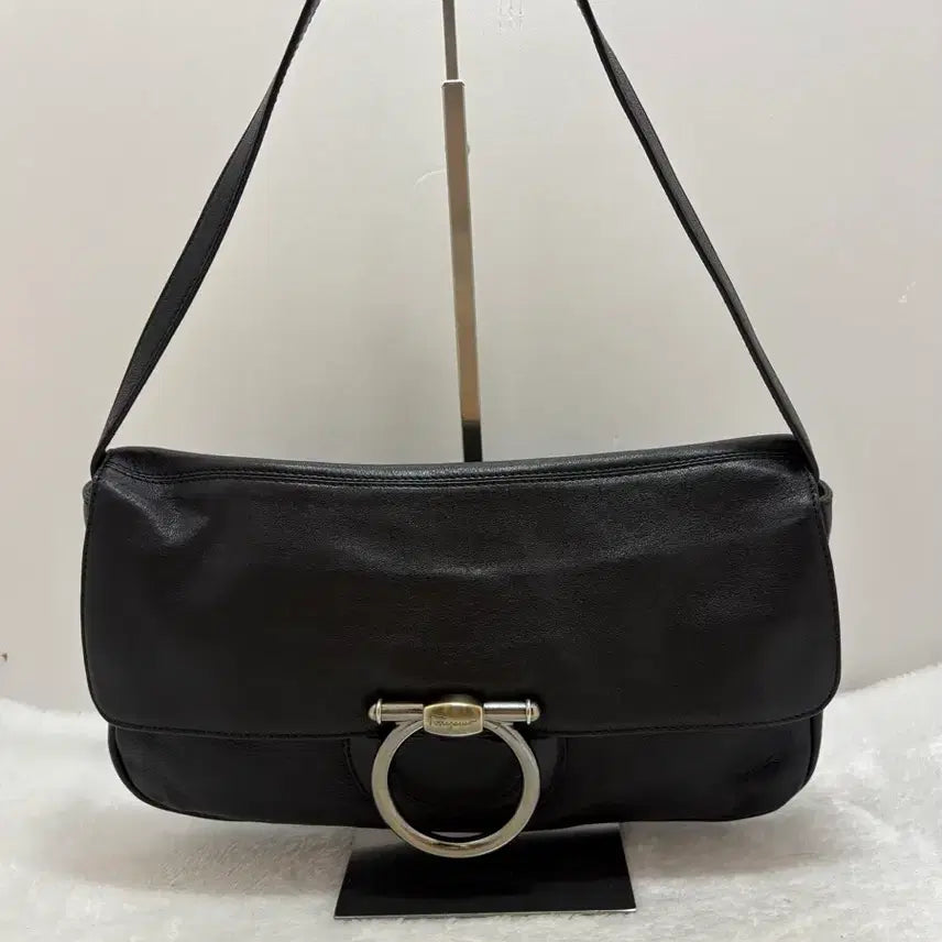 [BUNJANG] Ferragamo Black Gancini Shoulder Tote Bag / 정품) 페라가모 블랙 간치니 숄더백 토트백