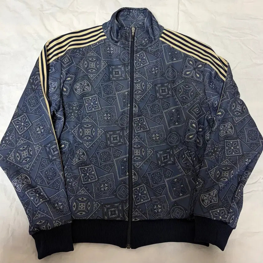 [BUNJANG] Capital Smooth Jersey Cookie Bandana Print Track Jacket Navy / 캐피탈 스무스 저지 쿠키 반다나 프린트 트랙 자켓 네이비 1