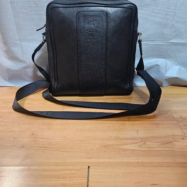 [BUNJANG] Daks Leather Crossbody Messenger Bag / daks 닥스 레더 크로스백. 메신저백 가방