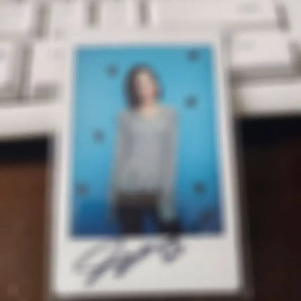 [BUNJANG] LOONA Eve Signed Polaroid / 이달소 이브 싸인 폴라