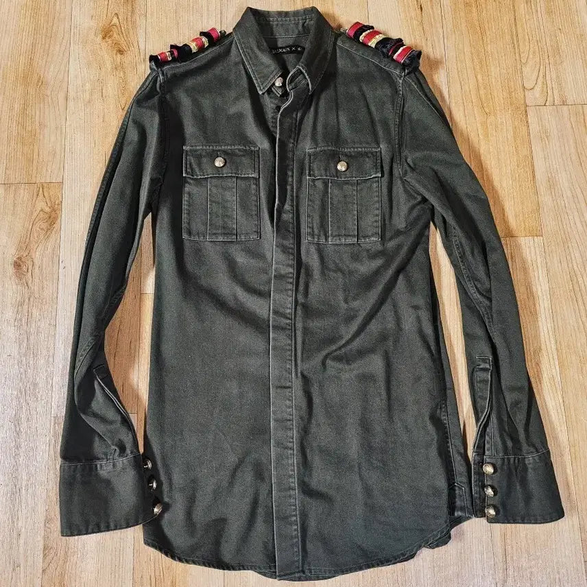 [BUNJANG] Balmain x H&M Embellished Shoulder Detail Shirt / 발망 x H&M 견장 셔츠