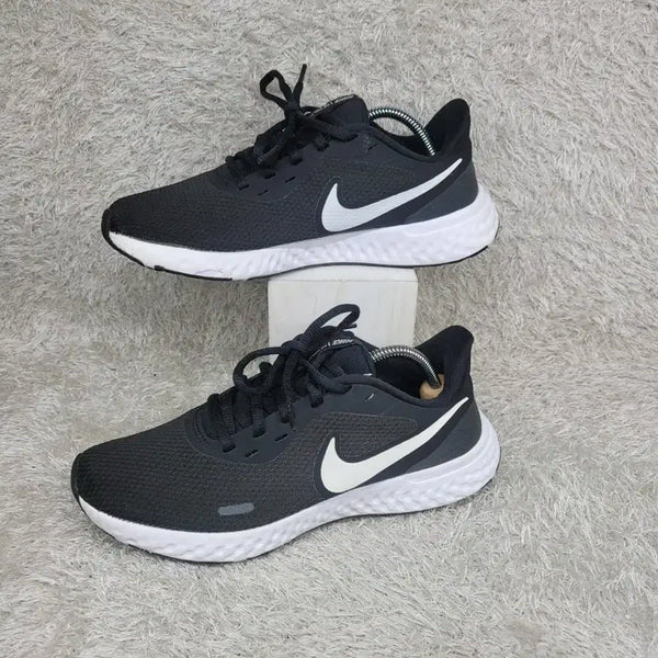 [BUNJANG] Nike Revolution 5 Black Sneakers / 245 나이키 레볼루션5 블랙 스니커즈