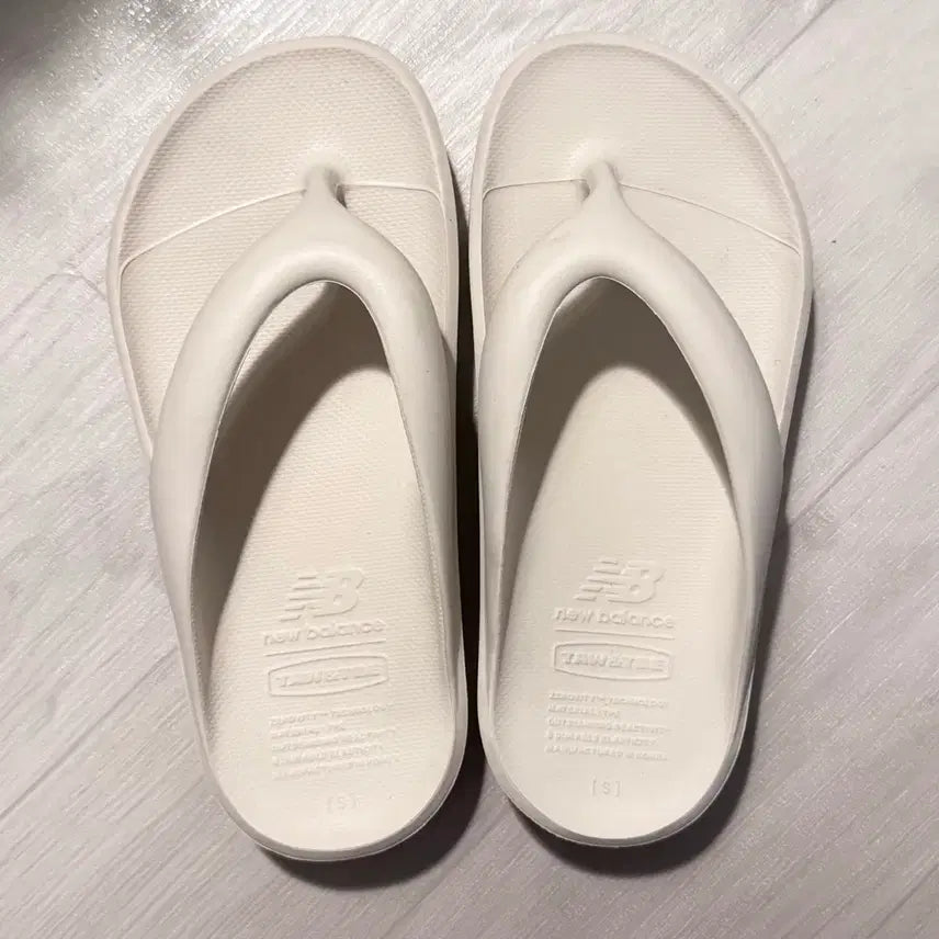 [BUNJANG] New Balance Toe & Toe Flip Flop Sandals / 뉴발란스 토앤토 플립플랍 쪼리