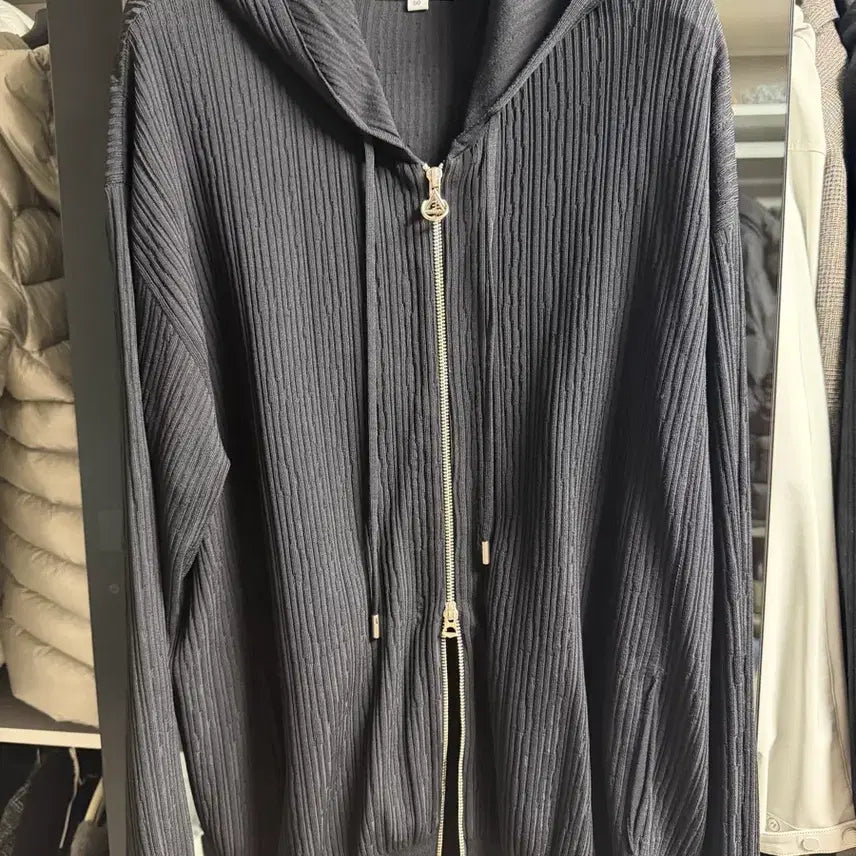 [BUNJANG] Solid Homme 26SS Pleats Crinkle Knit Hooded Zip-Up Black / [50] 솔리드옴므 26SS 플리츠 크링클 니트 후드집업 블랙