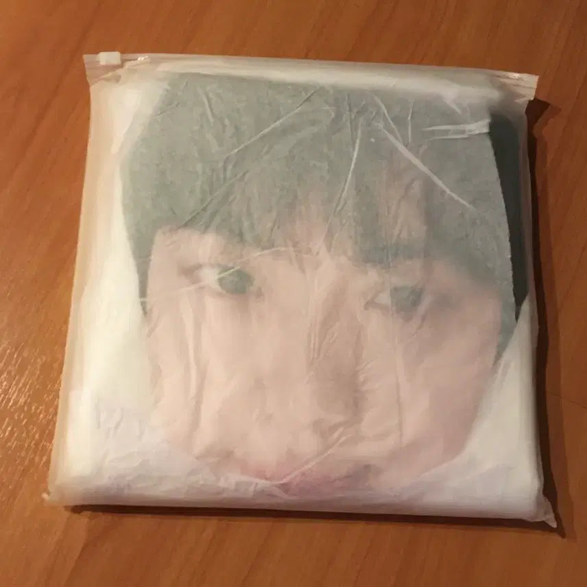[BUNJANG] Jin POB Raincoat / 런석진 고양 기프트 우비