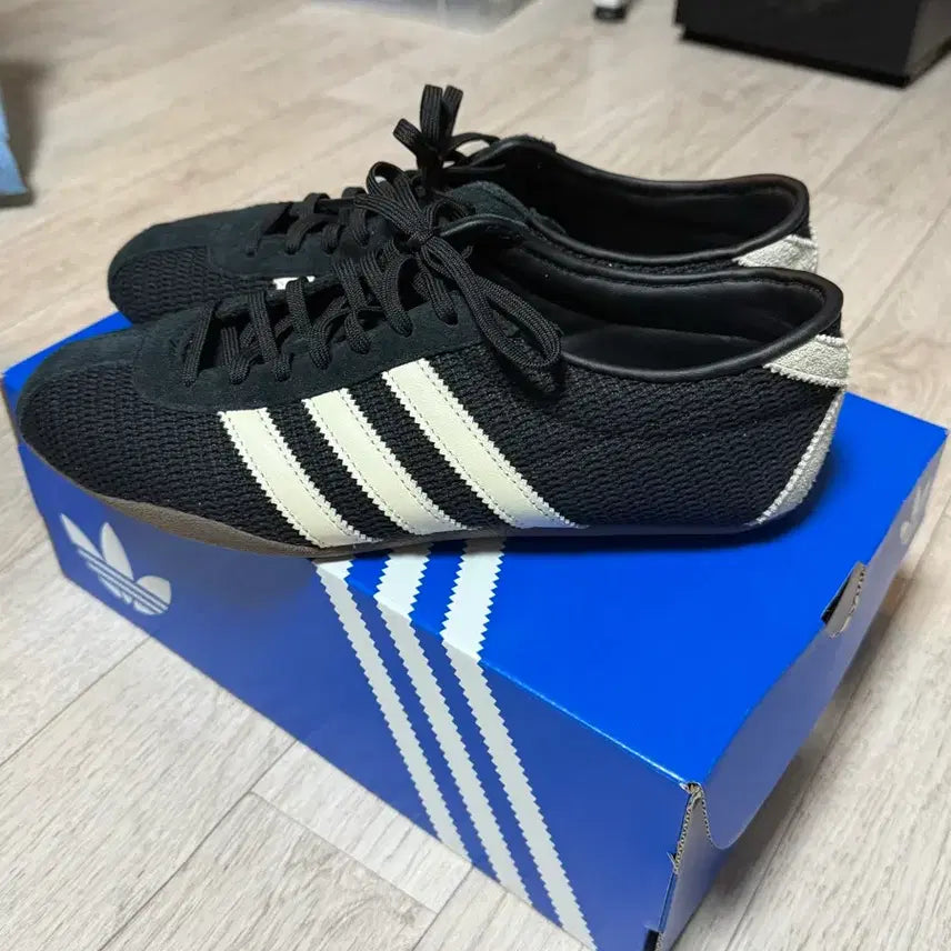 [BUNJANG] Adidas Tokyo Core Black Cream White Sneakers (265) / 아디다스 도쿄 코어 블랙 클라우드 화이트 (265)