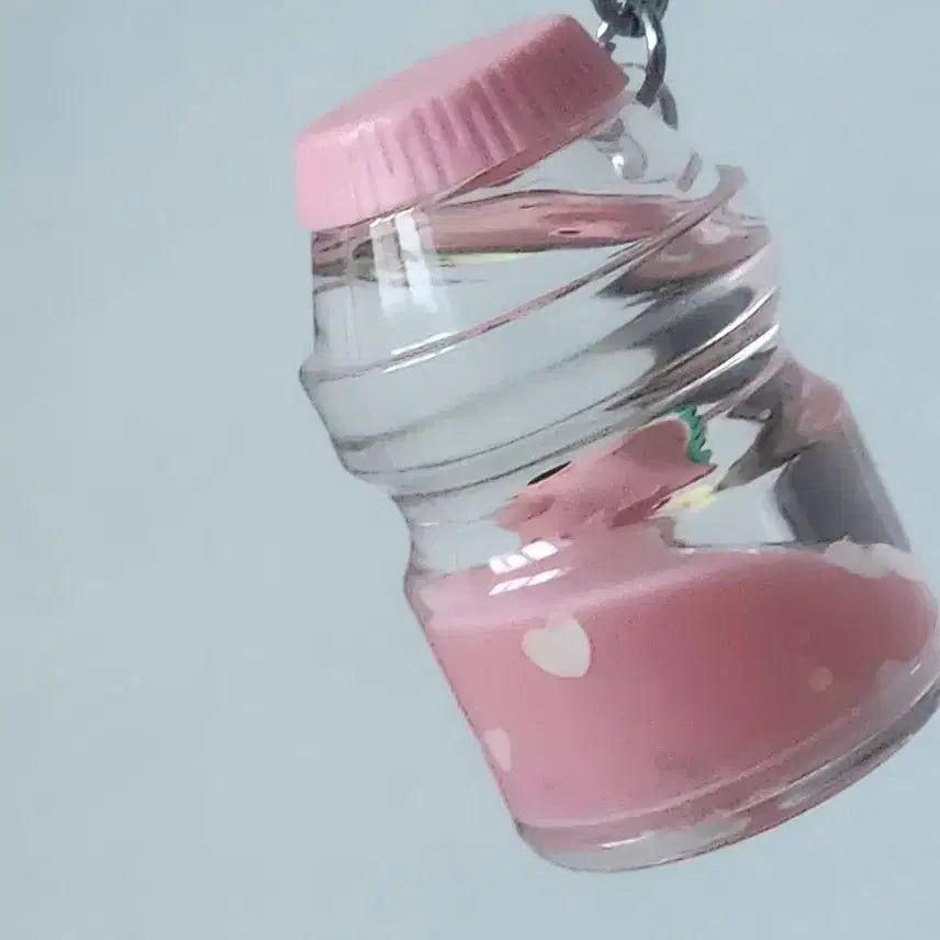 [BUNJANG] Yogurt Bottle Shaped Water Keychain / [ 키링 ] 요구르트 모양 워터 키링