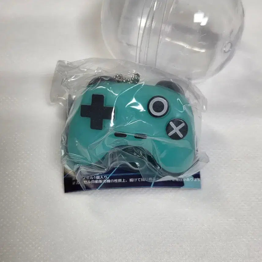 [BUNJANG] Squeezable Game Controller Miniature Charm Keychain / 게임 컨트롤러 미니어처 참 키링