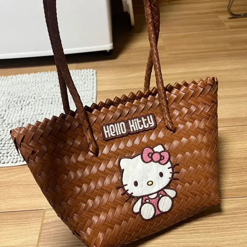 [BUNJANG] Hello Kitty Rattan Tote Bag Brown / 헬로키티 라탄백 브라운