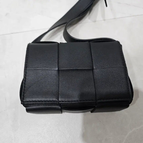 [BUNJANG] Bottega Veneta Cassette Bag Black / 보테가베네타 카세트백 블랙