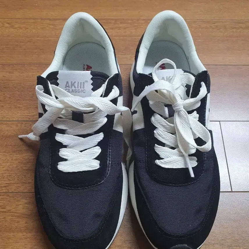 [BUNJANG] AKIII CLASSIC Sneakers Black/White Size 230 / AKIII CLASSIC 운동화 블랙/화이트 230