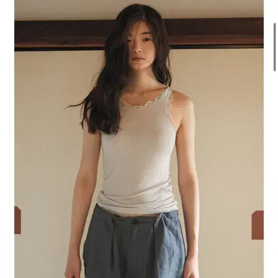 [BUNJANG] Pleat A Lace Sleeveless Tank Top / 플레따 레이스 슬리브리스 탱크탑 나시