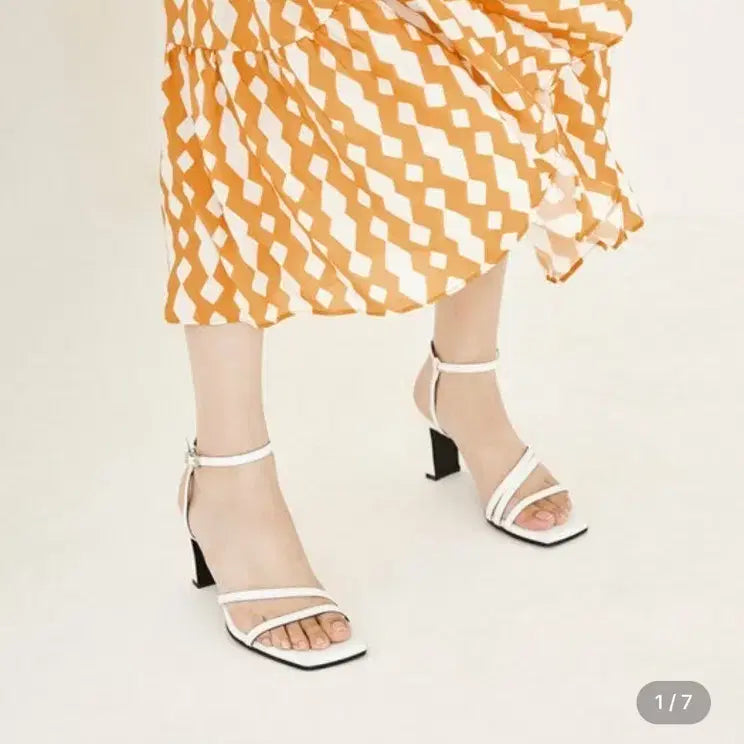 [BUNJANG] Awesome Dew Strap Sandals ADS169 White 245 / 어썸듀 스트랩 샌들 ADS169 화이트 245