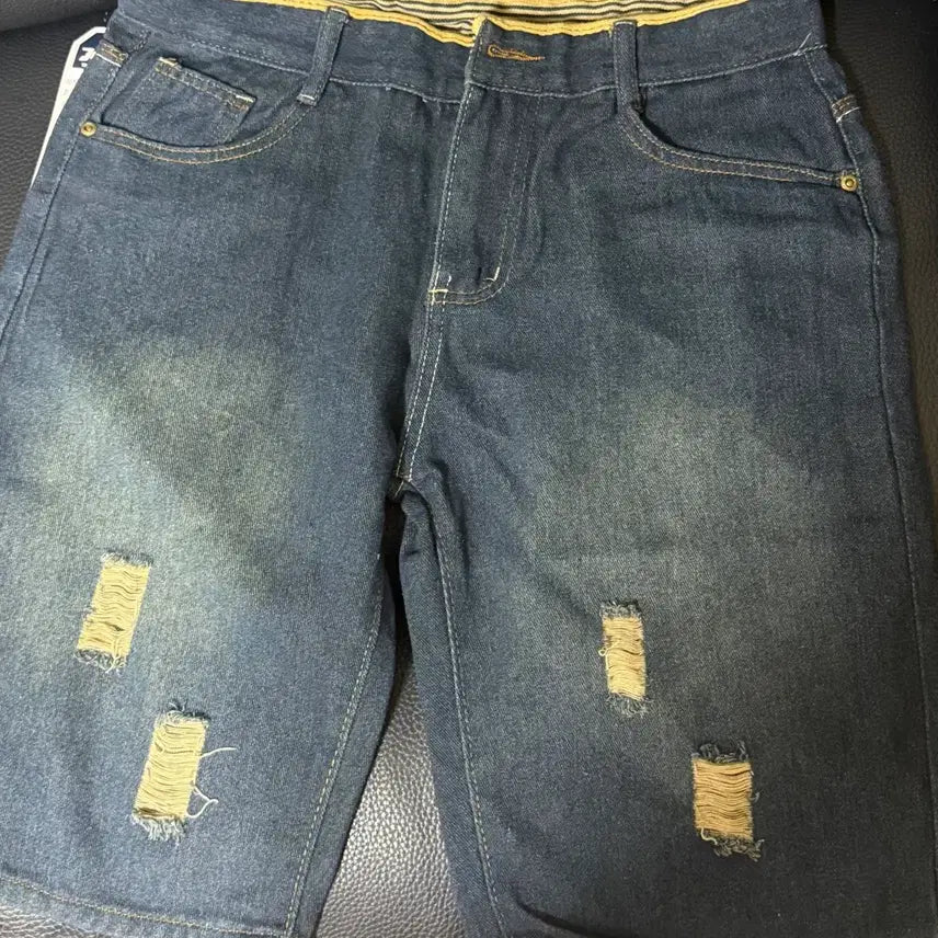 [BUNJANG] Distressed Denim Shorts / 청반바지