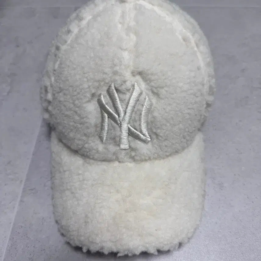 [BUNJANG] MLB Fleece Hat / 엠엘비 양털모자