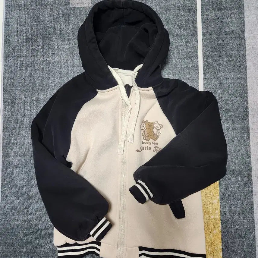 [BUNJANG] Bear Print Hoodie Zip-Up / 귀여운 베어 후드집업