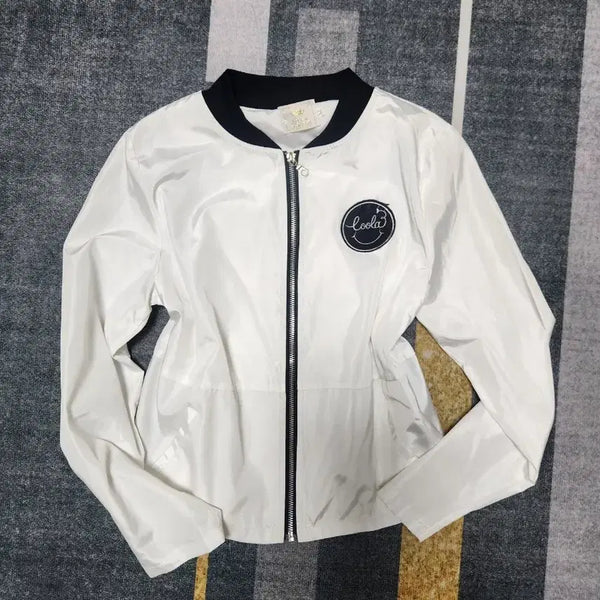 [BUNJANG] KOOLA Smile Embroidered Baseball Jumper White / 쿨라 스마일 자수 야구 점퍼 화이트