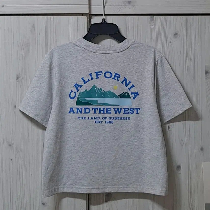 [BUNJANG] TOPTEN Graphic Semi-Crop T-Shirt Grey Size 55 / (새옷) 탑텐 그래픽 반팔 티셔츠 55사이즈 세미크롭 그레이