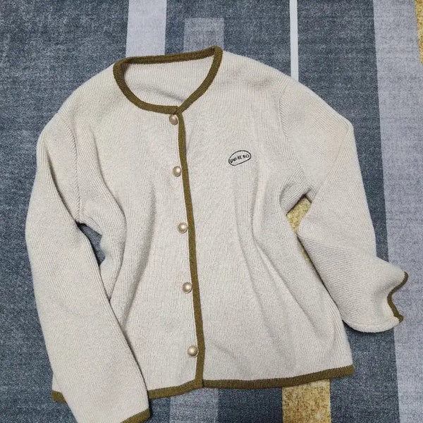 [BUNJANG] Women's Colorblock Knit Cardigan / 여성 니트 가디건 베이지색 카키색 배색