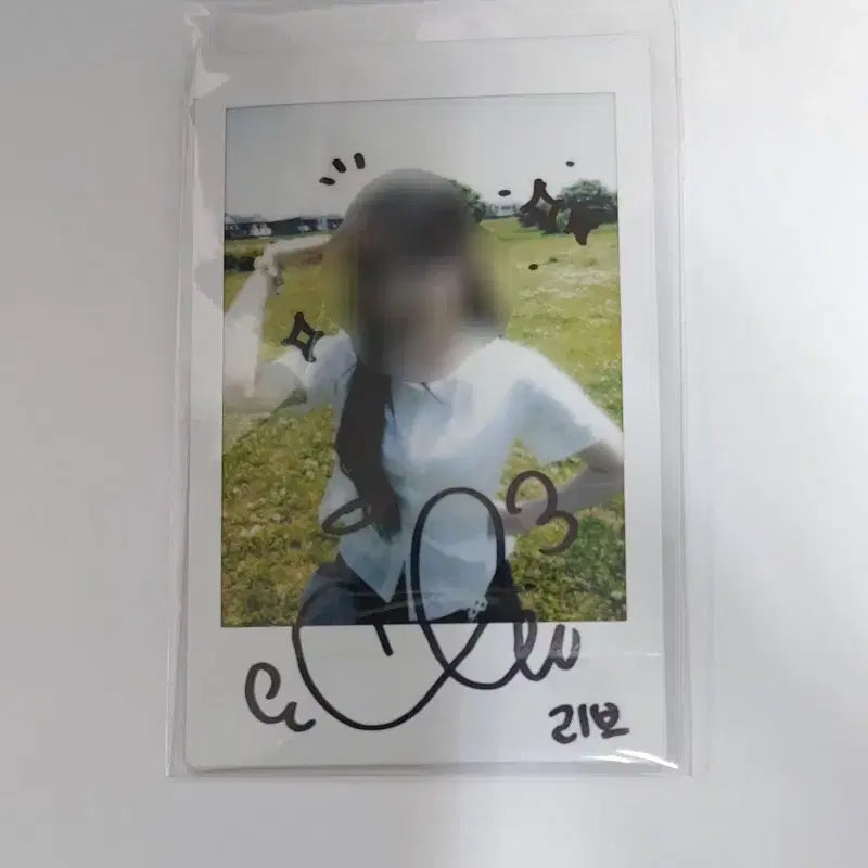 [BUNJANG] Rescene Liv Signed Polaroid / 리센느 리브 싸인 폴라 (데자부)