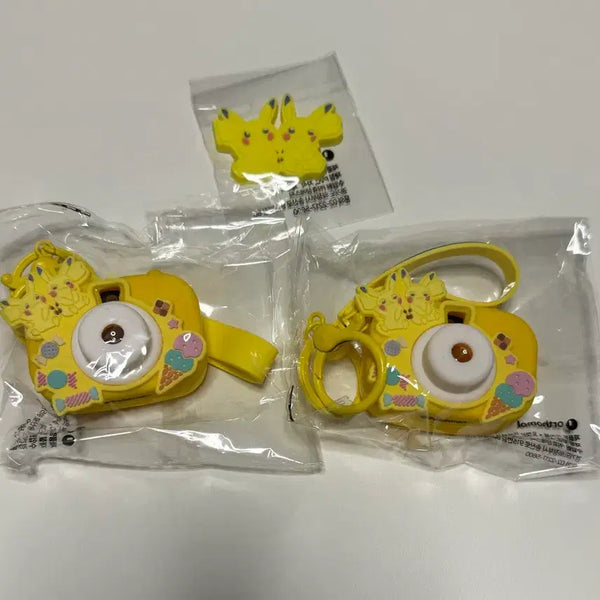 [BUNJANG] Pokemon Pikachu Camera Keychain 2-Piece Set & Pikachu Magnet Bundle (Sealed) / 미개봉) 포켓몬 피카츄 카메라 키링 2개 피카츄 마그넷 일괄