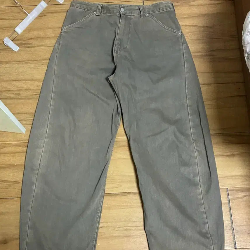 [BUNJANG] Hatching Room Curved Pants Beige Size 3 / 해칭룸 커브드 팬츠 베이지 3사이즈