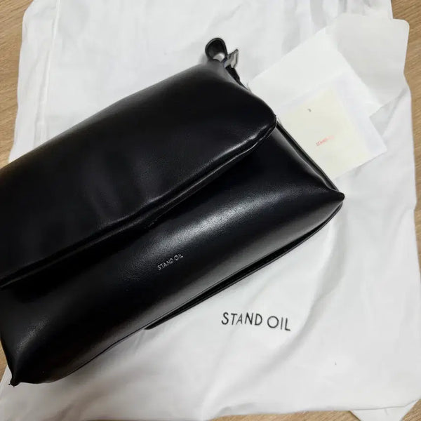 [BUNJANG] Standoil Fluffy Mini Black Crossbag / 스탠드오일 플러피 미니 검정