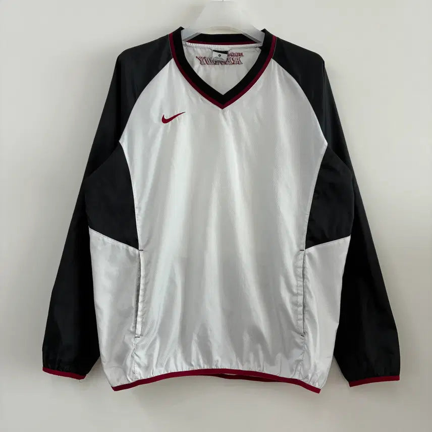 [BUNJANG] Nike Burgundy Embroidered Logo V-Neck Nylon Warm-Up Top XL / 나이키 버건디 자수로고 브이넥 나일론 웜업 탑 XL