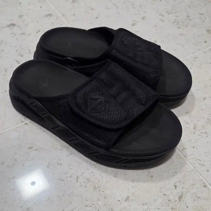 [BUNJANG] Descente Cushion Slides / 데상트 쿠션 슬리퍼 250