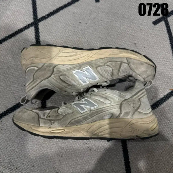 [BUNJANG] New Balance 992 Grey Sneakers (235mm) / 뉴발란스 992 그레이 운동화 235