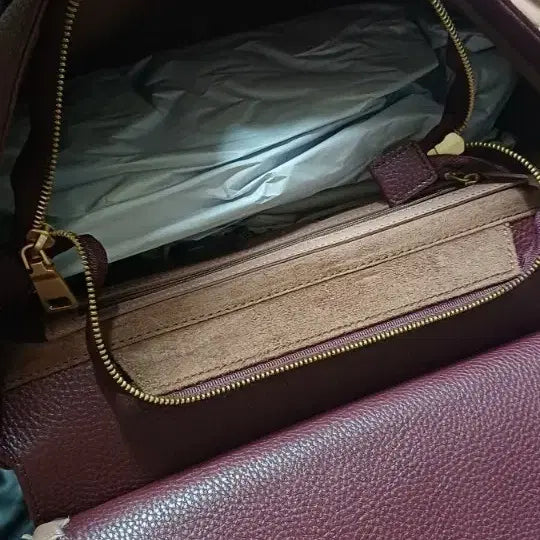 [BUNJANG] VIELTA Genuine Leather Shoulder Tote Bag - Wine Burgundy / : [새상품] VIELTA 고급 소가죽 숄더백/토트백 (와인 컬러) 판매합니다.가격: 75,000원 (가격 제안 불가)가을, 겨울에 정말 잘 어울리는 고급스러운 와인(버
