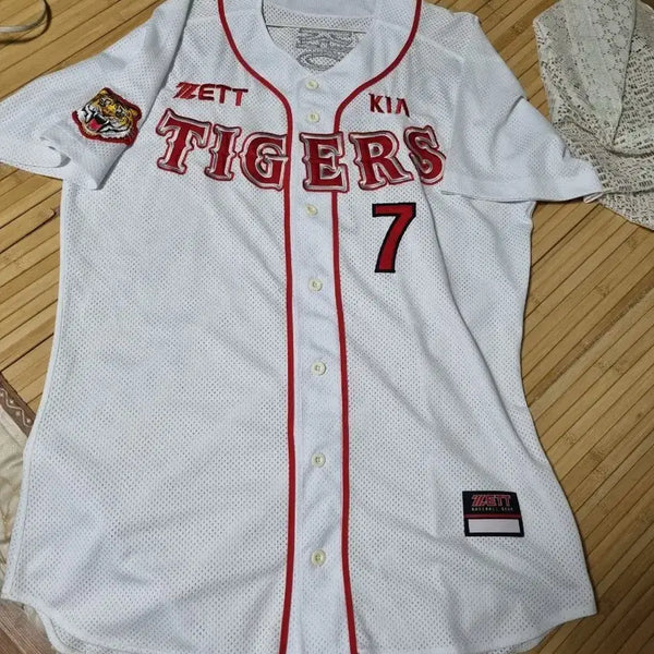 [BUNJANG] Kia Tigers Legend Lee Jong-beom Game-Worn Uniform / 기아타이거즈 레전드 이종범 실착우니폼 팝니다