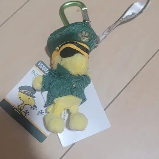 [BUNJANG] Snoopy Tokyo Station Exclusive Stationmaster Woodstock Keyring / 스누피 도쿄역 한정 역무원 우드스톡 우드스탁 키링