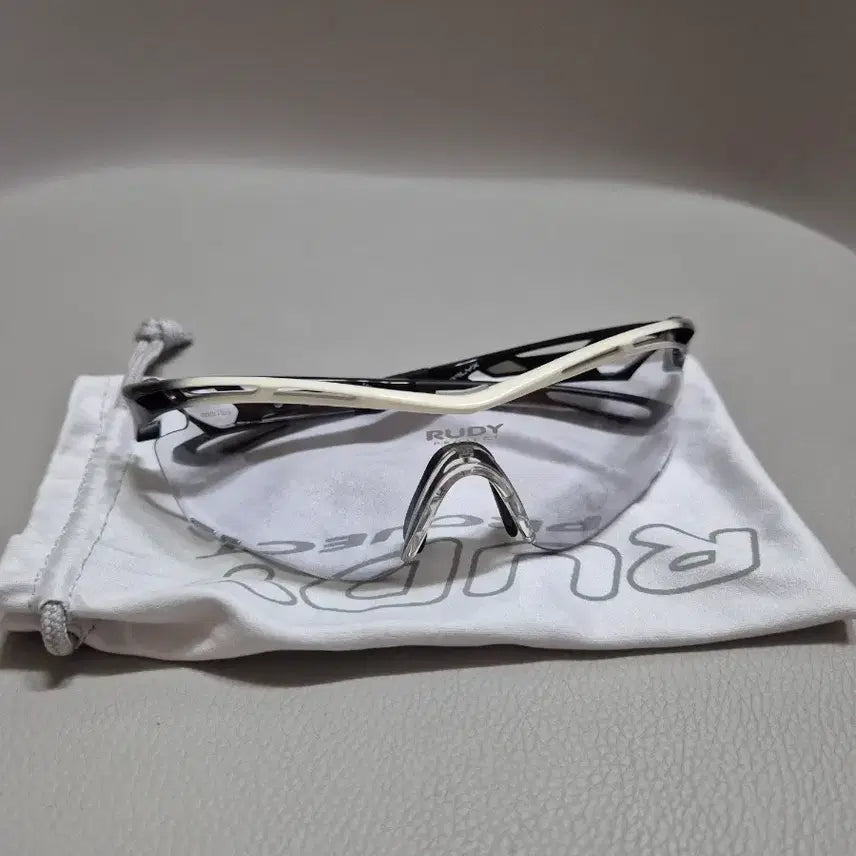 [BUNJANG] Rudy Project Tralyx Gradient Black Photochromic Lens Goggles Sunglasses / 루디 프로젝트 트랠릭스 흰검 그라데이션 블랙 변색 렌즈 고글 선글라스