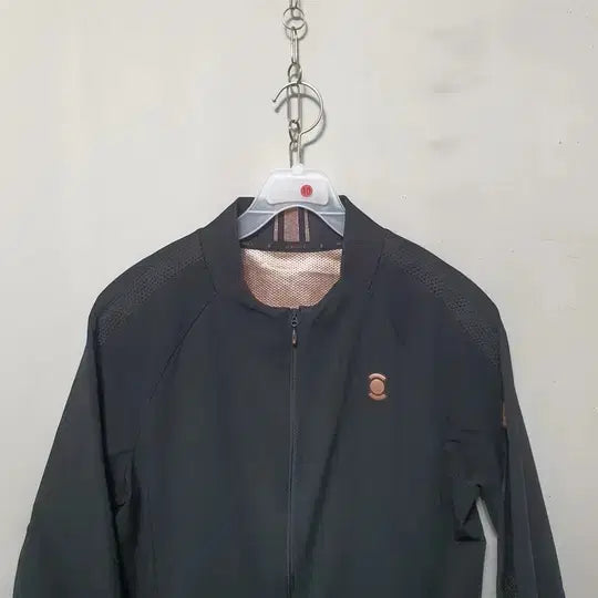 [BUNJANG] Wider Angle Women's Spring/Summer Golf Zip-Up Jersey Black / 0010) 와이드앵글 여성 춘하 골프 집업 져지 95