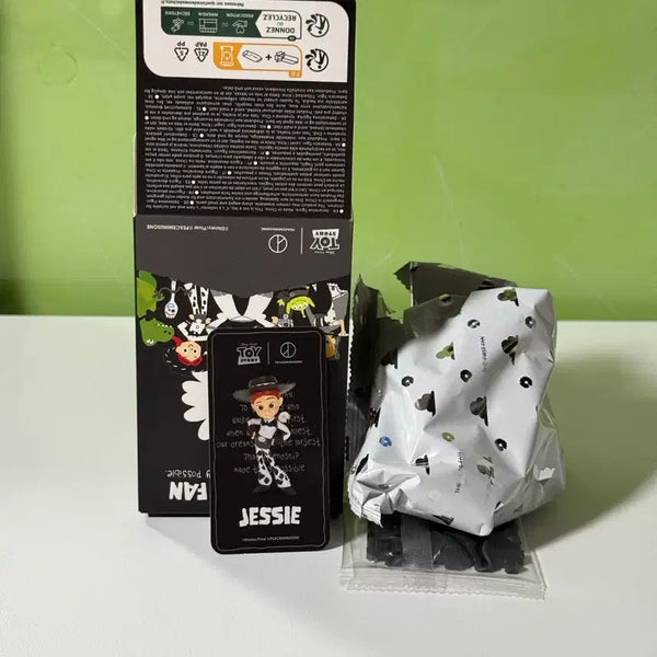 [BUNJANG] Peaceminusone x Toy Story The First Fan Figure - Jessie / 피스마이너스원 x 토이 스토리 더 퍼스트팬 피규어 02 제시