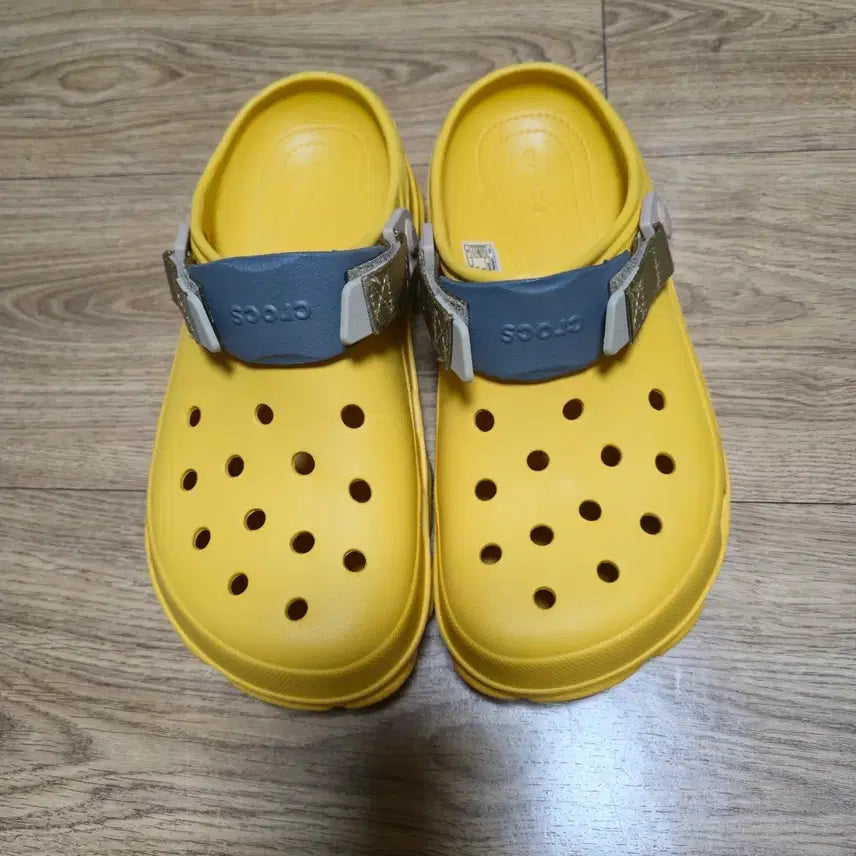 [BUNJANG] Crocs Yellow Slippers Size 270 / 크록스 슬리퍼 270