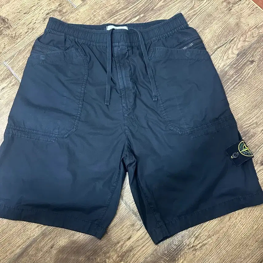[BUNJANG] Stone Island Black Shorts Size 32 / 스톤아일랜드 블랙 반바지 32사이즈