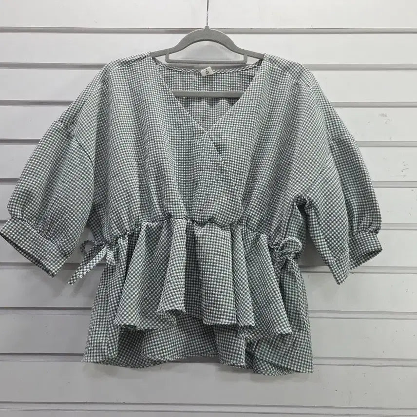 [BUNJANG] Checkered Ribbon Short Blouse / 체크무늬 허리끈장식  숏 블라우스/보물찾기천사