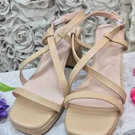 [BUNJANG] Beige Strap Sandal Heels (Size 230) / 착한 구두 스트랩 샌들힐 (230)